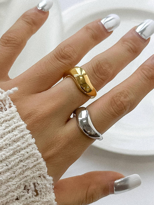Erin Classic Wavy Band - 18k Gold