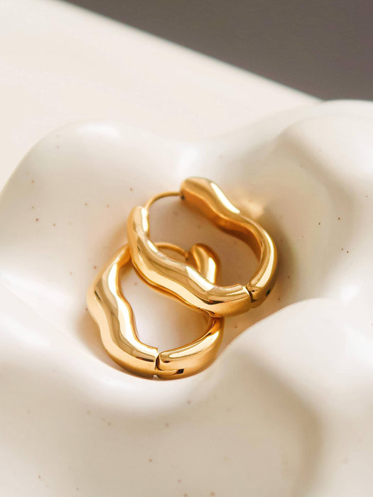 Darcy Oval Hoop Earring- 18K Gold