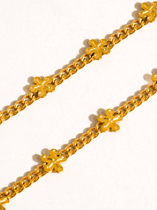 Dainty Flower Necklace - 18k Gold