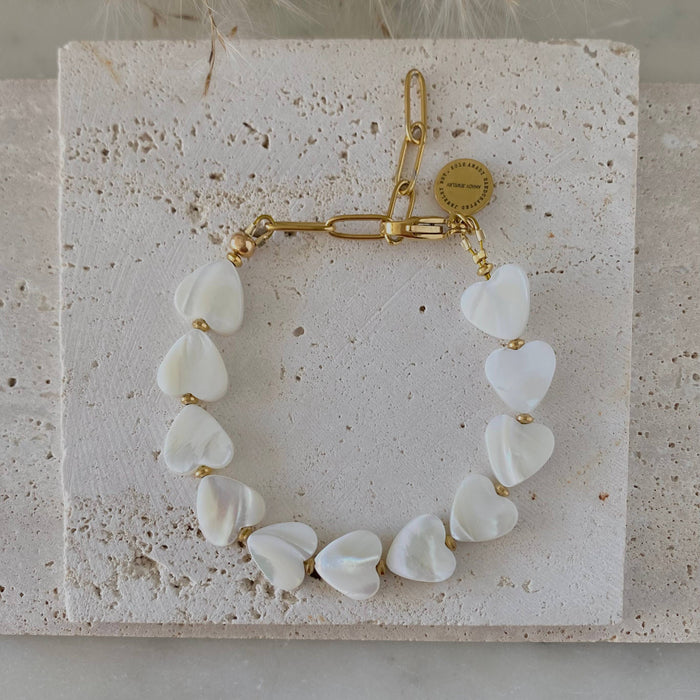 Heart Shaped Pearl Shell Bracelet - 18k gold plated