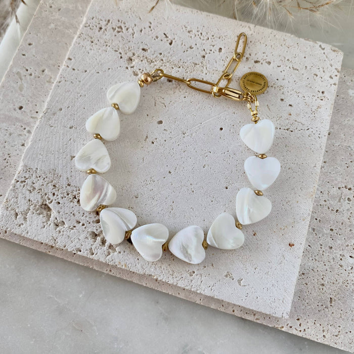 Heart Shaped Pearl Shell Bracelet - 18k gold plated