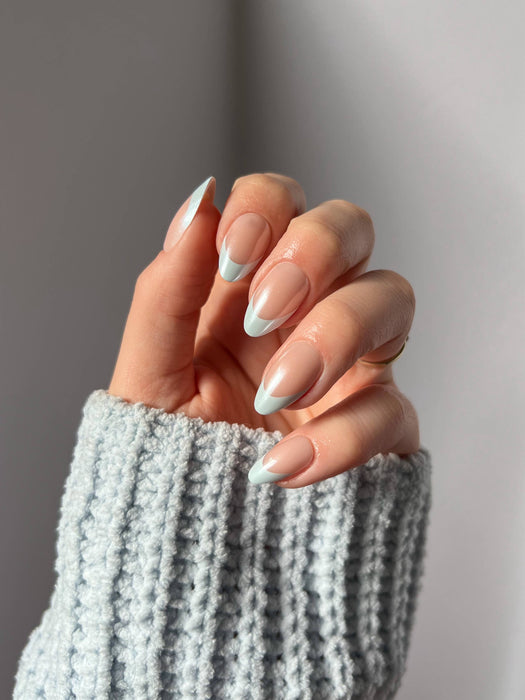 Glamnetic Baby Blue French Tip