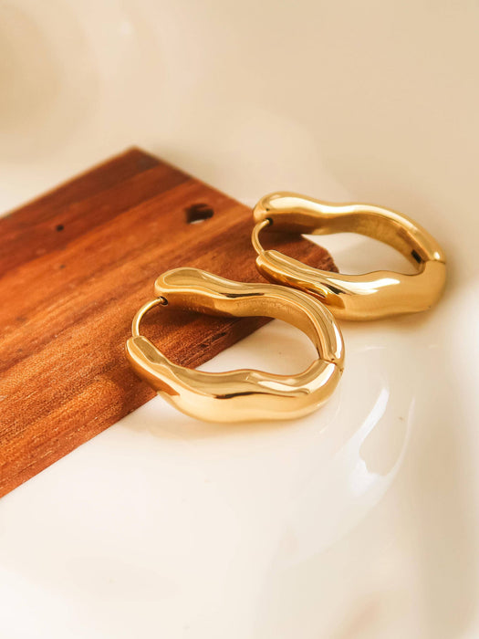 Darcy Oval Hoop Earring- 18K Gold
